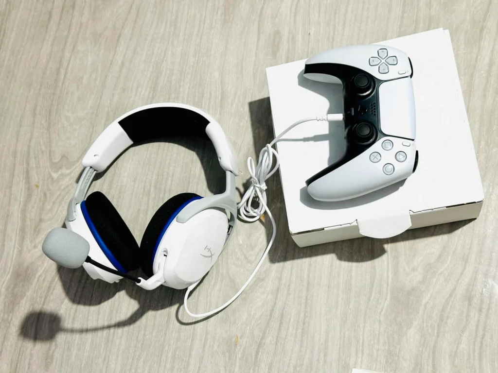 HyperX Cloud Stinger Core headset gamer barato conectado ao PS5